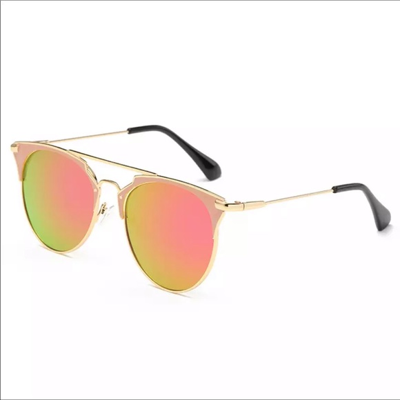**5 for $20** Pink mirrored sunglasses 🕶 - Picture 1 of 5